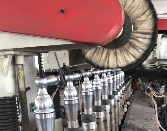 1659431687467307.jpg 水龙头直线自动抛光机1.jpg